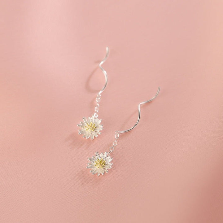 Sweet Daisy Wave Threader Earrings